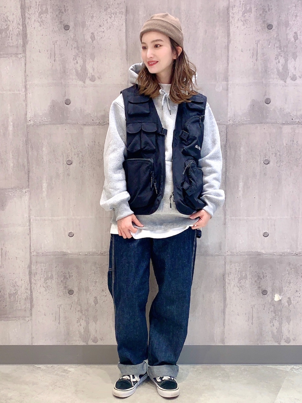 「ライトオン、righton、right_on_pr、righton_pr、ストリートコーデ、CAMP7、メンズライク、フィッシングベスト」｜「CAMP7の【CAMP7】フィッシングベスト（ベスト、ブラック系）」を使った、lisaaa0111さん（レディース・158cm）の秋コーディネートの1枚目の写真