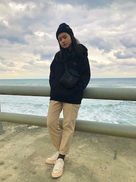 「師大夜市のアイテム（ニットキャップ/ビーニー、ブラック系）」を使った、Panさん（レディース・160cm）の冬コーディネート