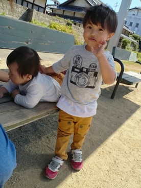 「きょうだい」｜「アイテム（チノパンツ）」を使った、かんた&よっぴさん（レディース・158cm）の秋コーディネート