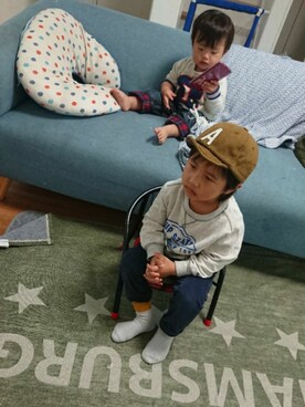 「きょうだい」｜「アイテム（スウェット）」を使った、かんた&よっぴさん（レディース・158cm）の春コーディネート