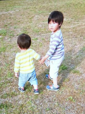 「きょうだい」｜「アイテム（パンツ）」を使った、かんた&よっぴさん（レディース・158cm）の春コーディネート