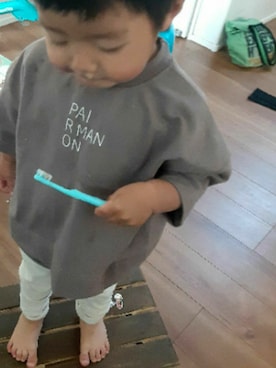 「no brand（ノーブランド）のアイテム（キャップ）」を使った、かんた&よっぴさん（キッズ・90cm）の春コーディネート