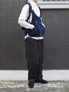 「H&M（エイチ・アンド・エム）のアイテム（シャツ/ブラウス、ホワイト系）」を使った、Coreyさん（メンズ・180cm）の秋コーディネート