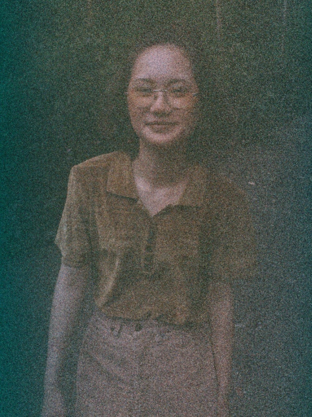 「Taiwan、台湾、vintage、古著、古着、古着MIX、古着コーデ、古着好きな人と繋がりたい、古着女子」｜「VINTAGEのアイテム（シャツ/ブラウス、ゴールド系）」を使った、Antttttttttt_さん（レディース・158cm）の夏コーディネートの1枚目の写真