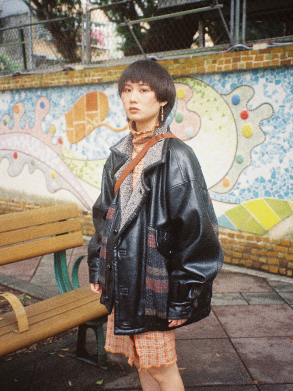 「Taiwan、TAIPEI、台灣、台湾、vintage、古著、古着、古着MIX、古着コーデ、古着女子」｜「VINTAGEのアイテム（チュニック、オレンジ系）」を使った、Antttttttttt_さん（レディース・158cm）の冬コーディネートの1枚目の写真