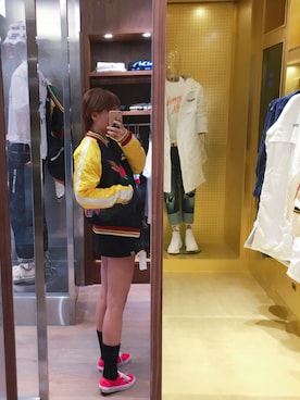 「アイテム（ミリタリージャケット、ゴールド系）」を使った、果果余さん（レディース・160cm）の秋コーディネート