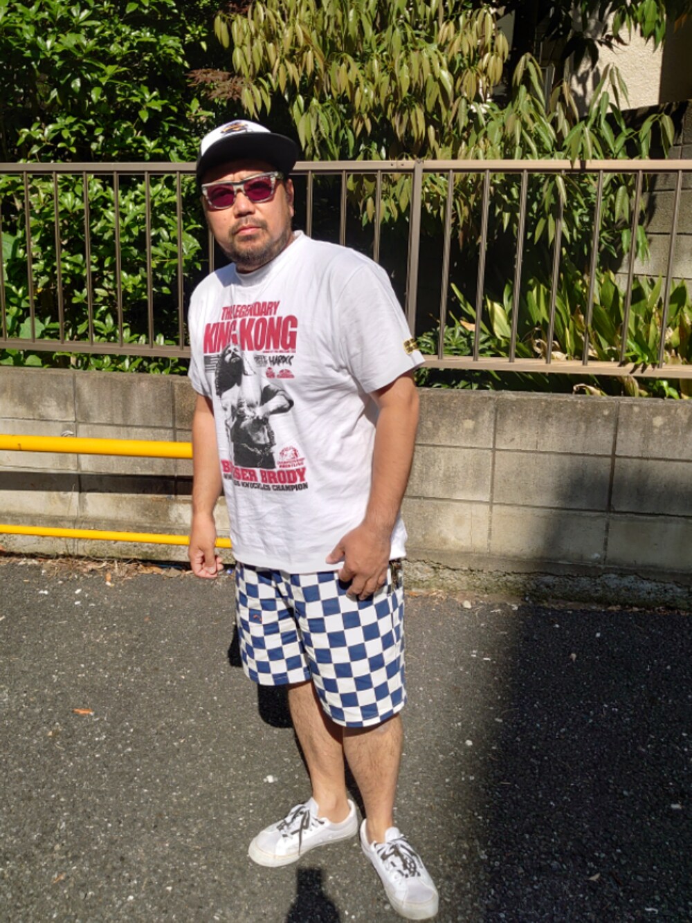 「夏コーデ、でぶ、Mr.Babe、シンプル、Tシャツ、クックマン、COOKMAN、デブでもオシャレ、おしゃれさんと繋がりたい」｜「GUのアイテム（スニーカー、ホワイト系）」を使った、神田誠二さん（メンズ・168cm）の春コーディネートの1枚目の写真