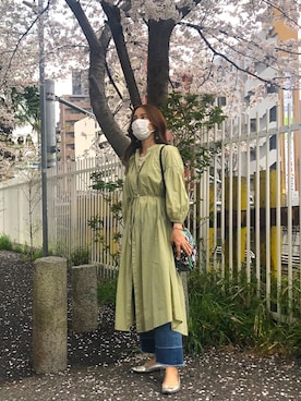 「GU（ジーユー）のアイテム（ワンピース/ドレス、グリーン系）」を使った、HANJAMさん（レディース・156cm）の春コーディネート