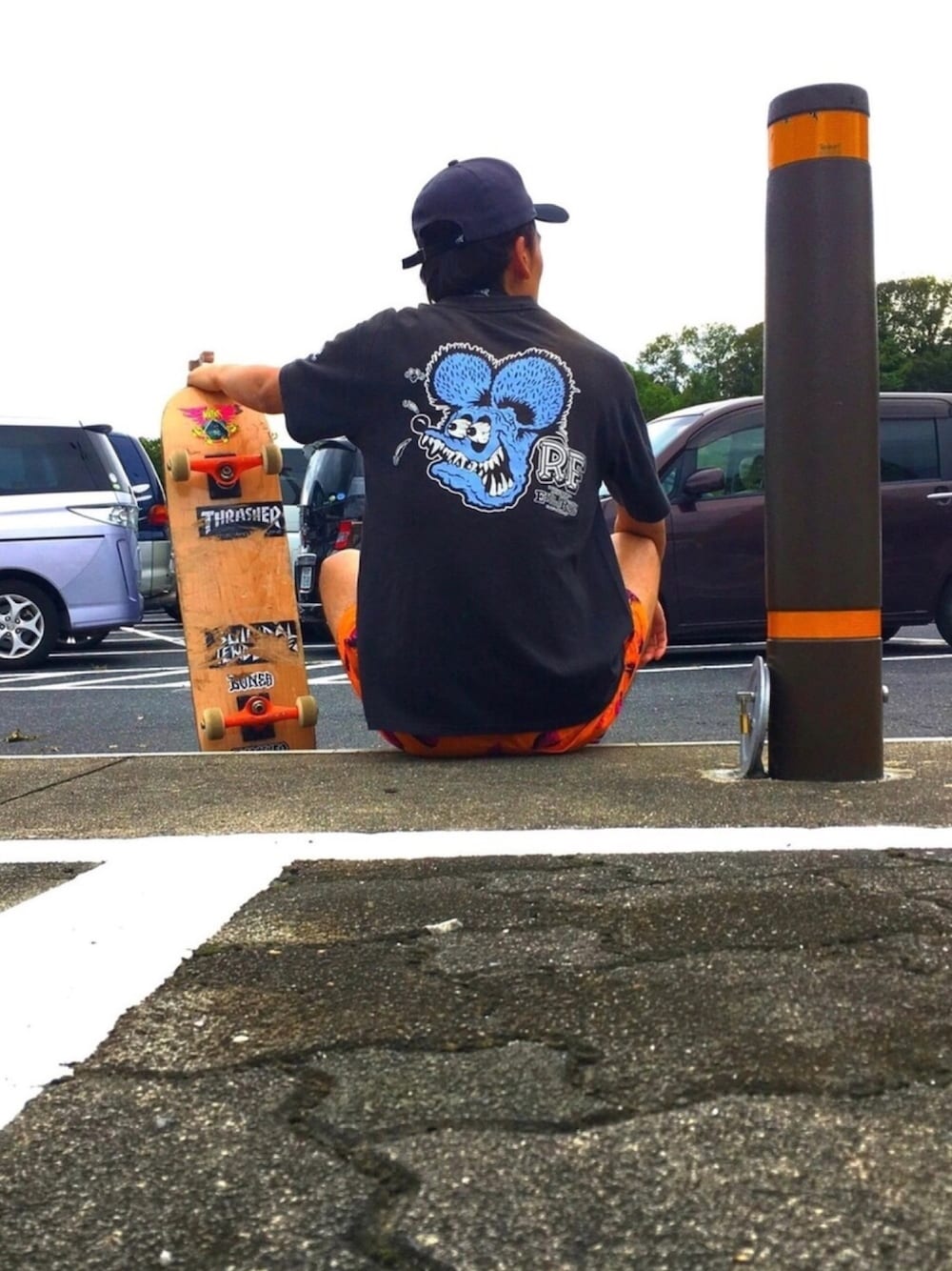 「スケボー、スケーター、ratfink、ラットフィンク、H&M」｜「H&Mのアイテム（パンツ、オレンジ系）」を使った、TAKAさん（メンズ・167cm）の秋コーディネートの1枚目の写真