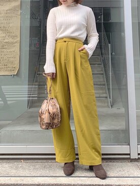 「白トップス」｜「アイテム（その他）」を使った、akariさん（レディース・155cm）の秋コーディネート