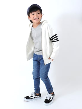 「アイテム（パーカー）」を使った、GLAZOSさん（キッズ・129cm）の秋コーディネート