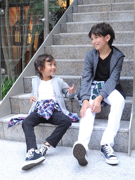 「アイテム（チノパンツ）」を使った、GLAZOSさん（キッズ・140cm）の秋コーディネート