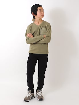 「アイテム（カーゴパンツ）」を使った、GLAZOSさん（キッズ・144cm）の冬コーディネート