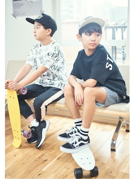 「アイテム（デニムパンツ）」を使った、GLAZOSさん（キッズ・150cm）の春コーディネート