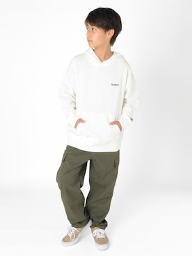 「アイテム（カーゴパンツ）」を使った、GLAZOSさん（キッズ・148cm）の秋コーディネート