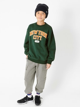 「アイテム（カーゴパンツ、グレー系）」を使った、GLAZOSさん（キッズ・145cm）の冬コーディネート