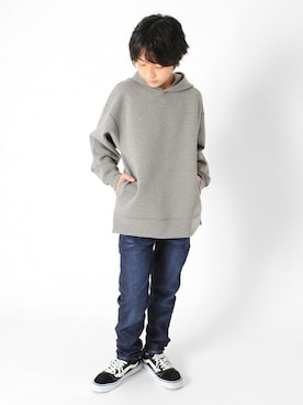 「アイテム（パーカー）」を使った、GLAZOSさん（キッズ・145cm）の冬コーディネート