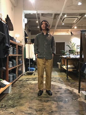 「OMNIGOD（オムニゴッド）のアイテム（パンツ）」を使った、D_MALL 大阪店さん（メンズ・175cm）の春コーディネート