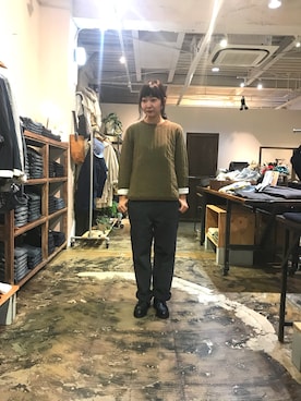 「OMNIGOD（オムニゴッド）のアイテム（パンツ）」を使った、D_MALL 大阪店さん（レディース・164cm）の秋コーディネート