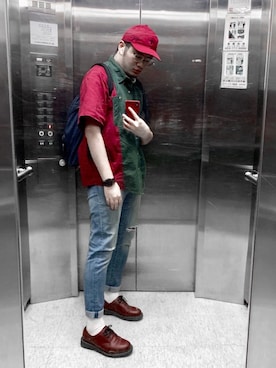 「red」｜「アイテム（PC・スマホグッズ/家電）」を使った、Eric Chenさん（メンズ・180cm）の夏コーディネート