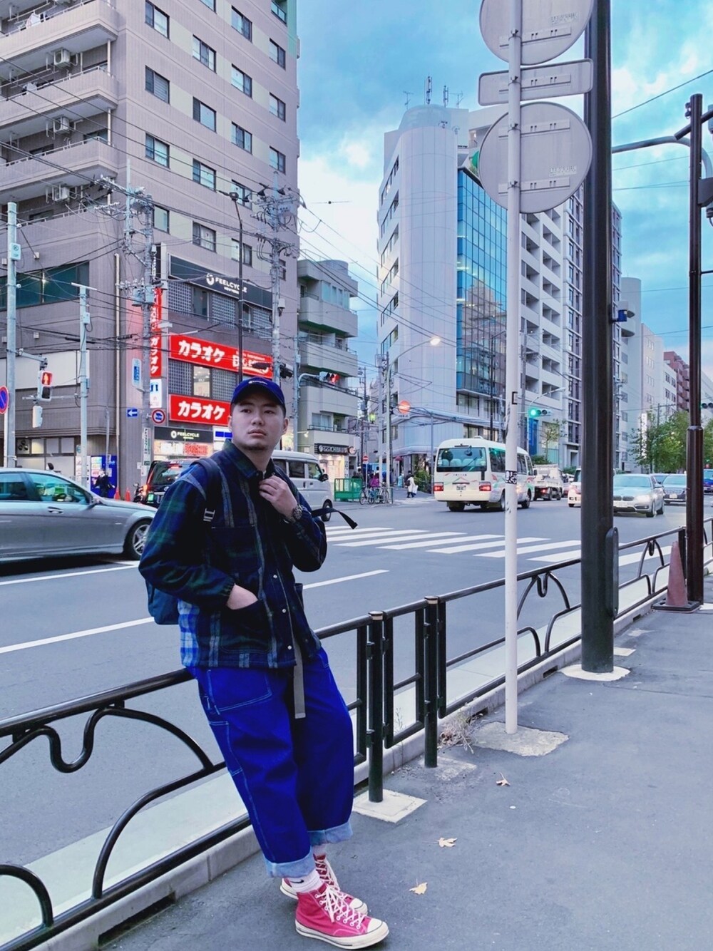 「Champion、hat、universaloverall、jacket 、pants、nikoand、Japan、TOKYO、madness、watch」｜「UNIVERSAL OVERALLのUNIVERSAL OVERALL × BEAMS / 別注 クレイジー チェック カバーコーチジャケット（ブルゾン、その他）」を使った、Eric Chenさん（メンズ・180cm）の冬コーディネートの1枚目の写真