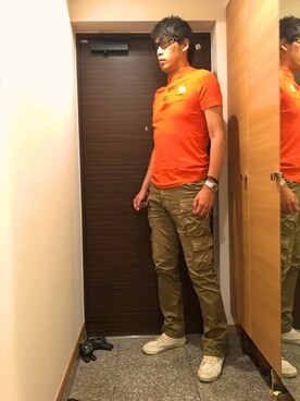 「SHIPS JET BLUE（シップスジェットブルー）のアイテム（カーゴパンツ）」を使った、yukitoさん（メンズ・186cm）の夏コーディネート