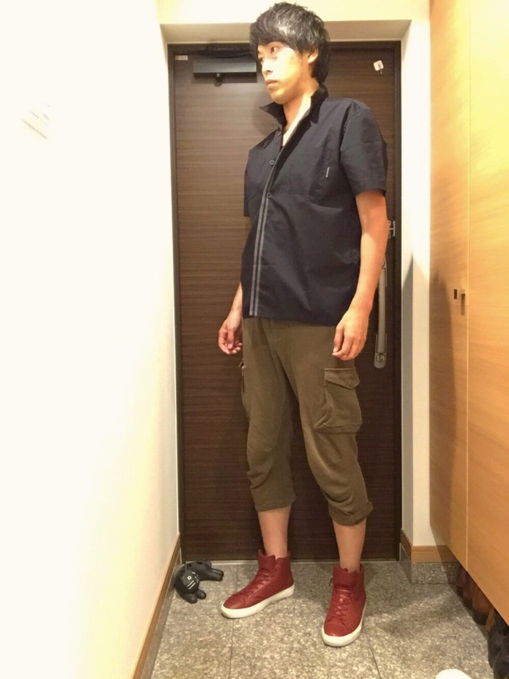 「アラフォー、スニーカー、40代、ラコステ、シャツスタイル、オーバーサイズ、リラックススタイル、ハイカットスニーカー」｜「LACOSTEのL.12.12 MID 316 1（スニーカー、ホワイト系）」を使った、yukitoさん（メンズ・186cm）の夏コーディネートの1枚目の写真