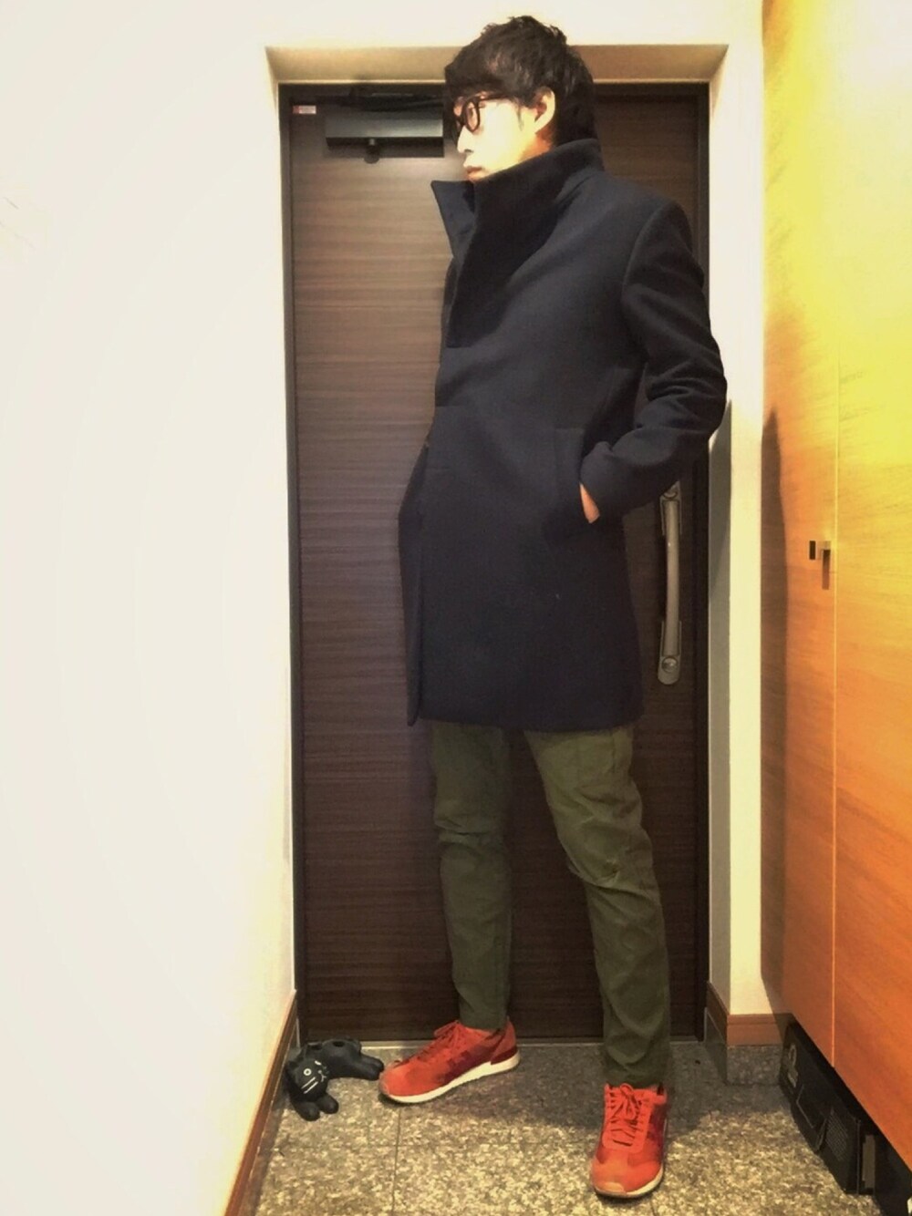 「冬、カーゴパンツ、ジョガーパンツ、スタンドカラー、ZARA、アラフォー、40代」｜「Onitsuka Tigerのアイテム（スニーカー、オレンジ系）」を使った、yukitoさん（メンズ・186cm）の冬コーディネートの1枚目の写真