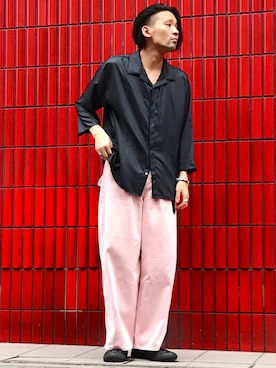 「ワイドパンツ」｜「アイテム（デニムパンツ、ピンク系）」を使った、TOMOYOSEさん（メンズ・176cm）の夏コーディネート
