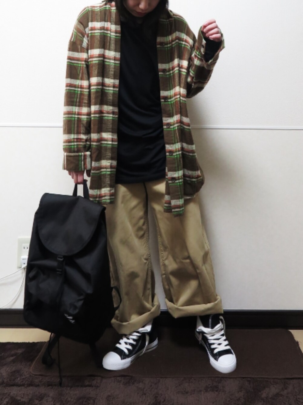 「チョコ色に染まれ、シャツスタイル、パンツスタイル、チノパン、チェックシャツ、プチプラコーデ、ootd、カジュアル、スニーカー、メンズライク」｜「LAKOLEの長袖シャツ（シャツ/ブラウス、ブラウン系）」を使った、 .▯▫さん（レディース・151cm）の冬コーディネートの1枚目の写真