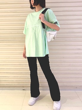 「NIKE（ナイキ）のナイキ エア フォース 1 LOW 07 メンズシューズ / NIKE AIR FORCE 1 '07 (AF1)（スニーカー）」を使った、FIG&VIPER_HITOMIさん（レディース・165cm）の春コーディネート