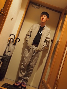 「アイテム（ライダースジャケット、シルバー系）」を使った、ぽーさん（メンズ・170cm）の秋コーディネート