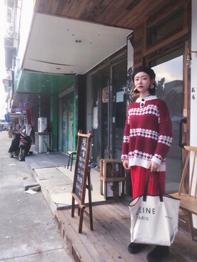 「CELINE（セリーヌ）のアイテム（ショルダーバッグ、ホワイト系）」を使った、木以森秋さん（レディース）の冬コーディネート