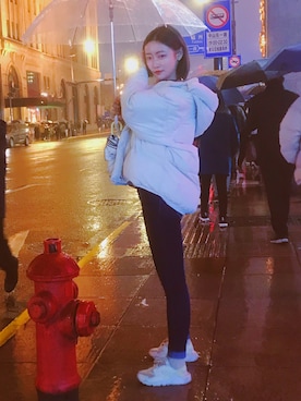 「NIKE（ナイキ）のアイテム（スニーカー、ホワイト系）」を使った、木以森秋さん（レディース）の冬コーディネート