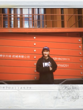 「MLB（メジャーリーグベースボール）のアイテム（キャップ、ブルー系）」を使った、木以森秋さん（レディース）の冬コーディネート