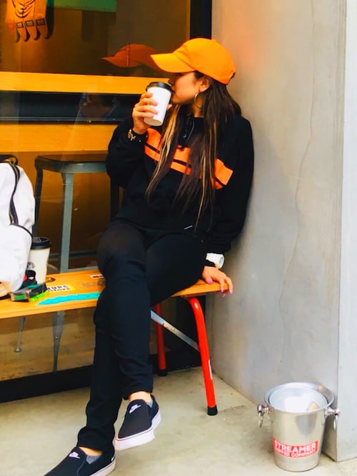 Stussy ステューシー のバングル リストバンドを使ったレディース人気ファッションコーディネート Worldarchitecturefestival