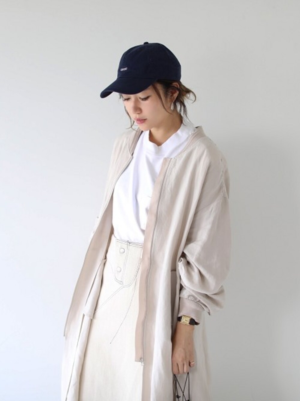 「カジュアル、ホワイト、MA-1、春コーデ、TODAYFUL」｜「TODAYFULのギャザーロングMA-1（MA-1、ベージュ系）」を使った、Piさん（レディース・165cm）の冬コーディネートの1枚目の写真