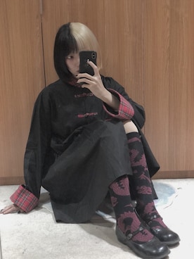 「Yohji Yamamoto（ヨウジヤマモト）のアイテム（レッグウェア）」を使った、リナさん（レディース・163cm）の秋コーディネート