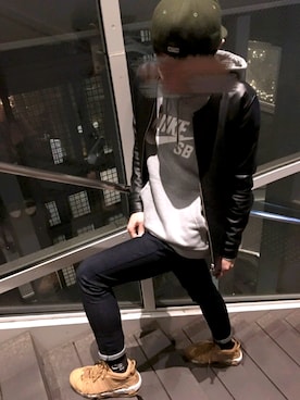 「kith」｜「アイテム（ライダースジャケット）」を使った、3.2.H.E.R.Oさん（メンズ・177cm）の冬コーディネート