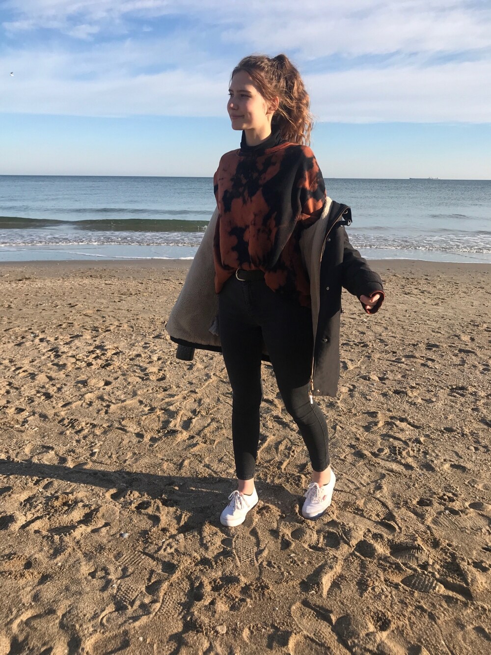 「SEA、girl、VINTAGE、90’s、look、lookbook、tiger」｜「Frankieのアイテム（デニムパンツ、ブラック系）」を使った、Anastasia 🐾さん（レディース・171cm）の冬コーディネートの1枚目の写真