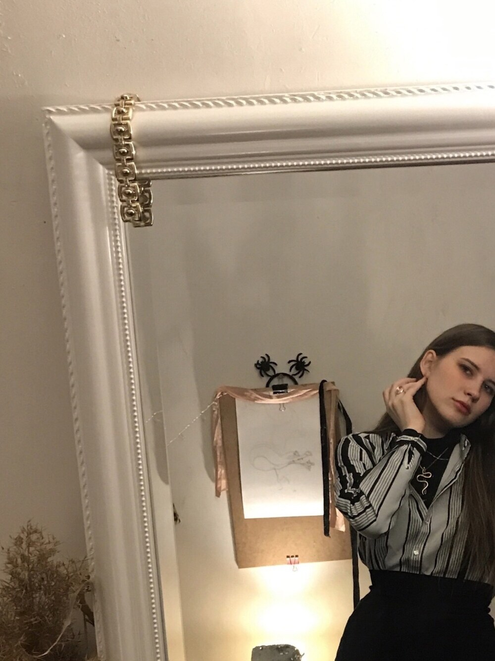「girl、VINTAGE、90’s、HOME、birthday、　」｜「📣instagram: anastasia_la_のアイテム（アクセサリー、ベージュ系）」を使った、Anastasia 🐾さん（レディース・171cm）の春コーディネートの1枚目の写真