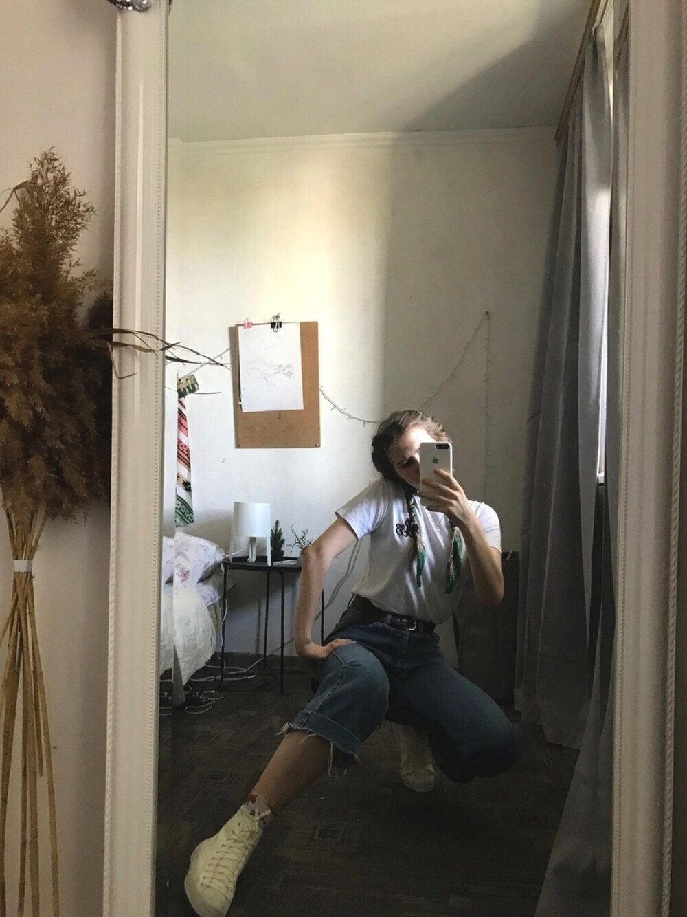 「converse、everyday look、ConverseChuckTaylorSasha、girl、VINTAGE」｜「CONVERSEのConverse Chuck Taylor Sasha Vintage white trainers（スニーカー、ホワイト系）」を使った、Anastasia 🐾さん（レディース・171cm）の春コーディネートの1枚目の写真
