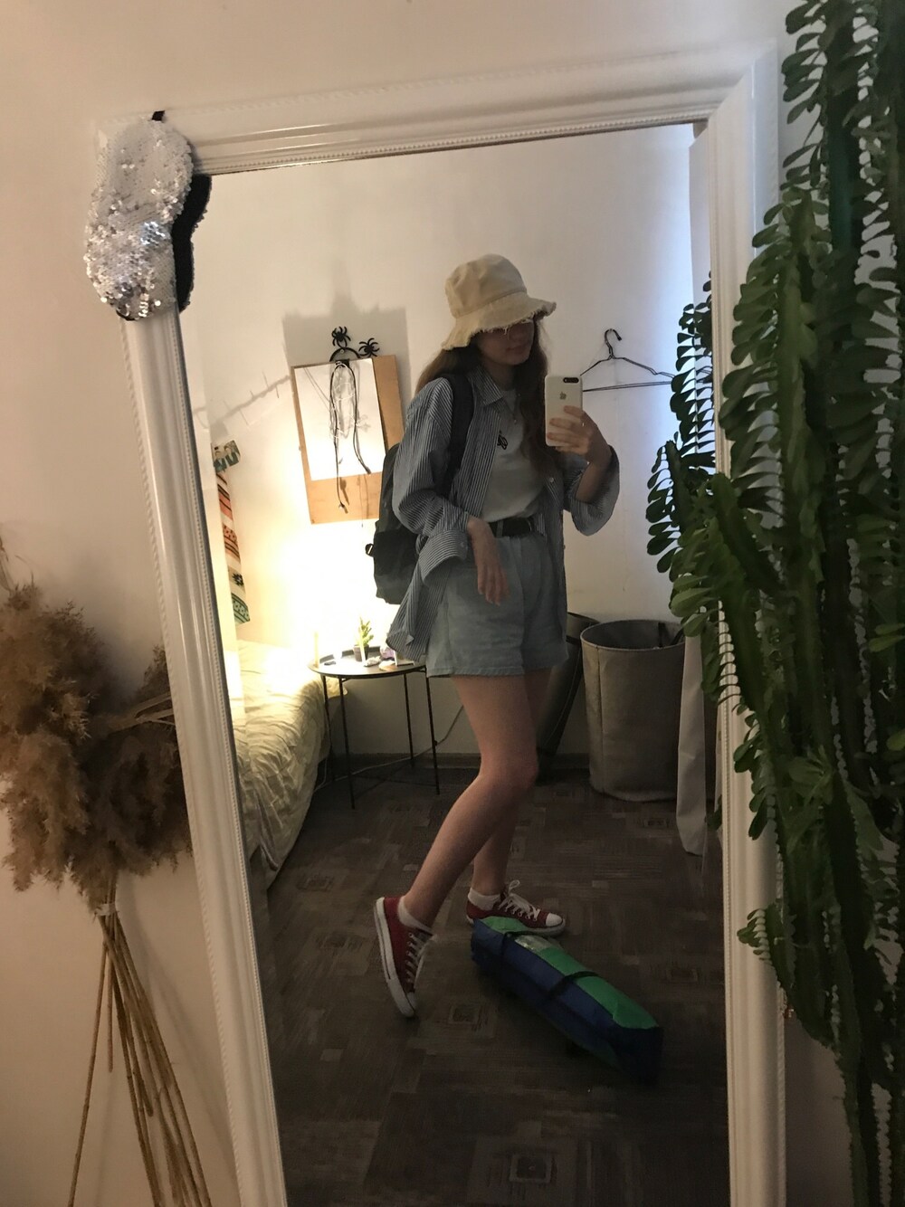 「summer、girl、VINTAGE、90’s、Recreation、SEA、converse」｜「CONVERSEのCONVERSE ALL STAR OX (MRN)（スニーカー、レッド系）」を使った、Anastasia 🐾さん（レディース・171cm）の夏コーディネートの1枚目の写真