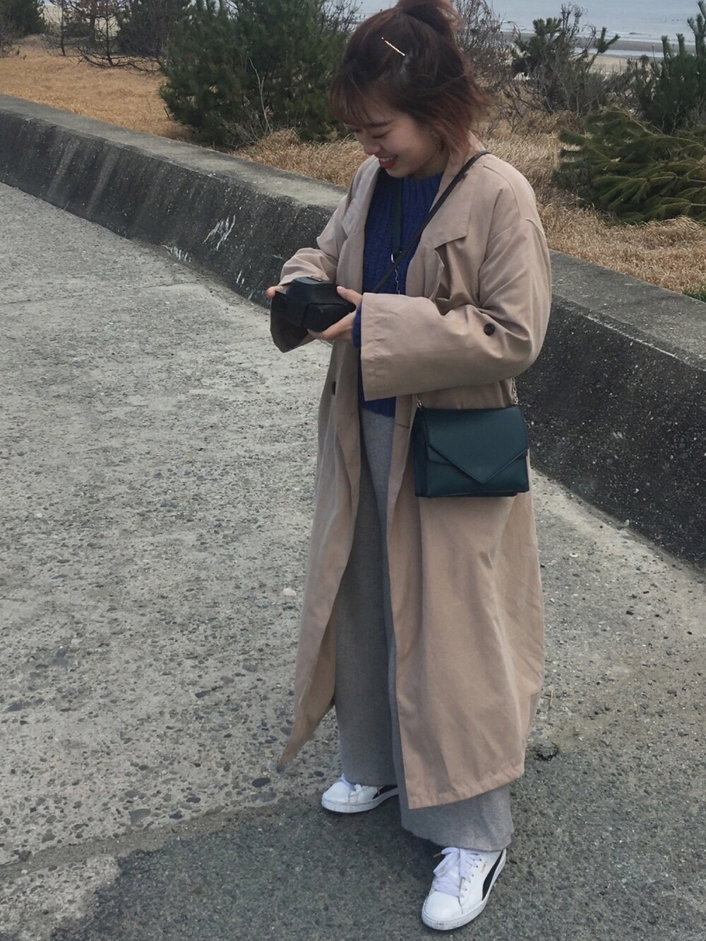 「シンプル、ラフ、トレンチコート、スニーカー、韓国好きな人と繋がりたい、今日のコーデ」｜「GYLEのアイテム（トレンチコート、ベージュ系）」を使った、natsumiさん（レディース・156cm）の春コーディネートの1枚目の写真