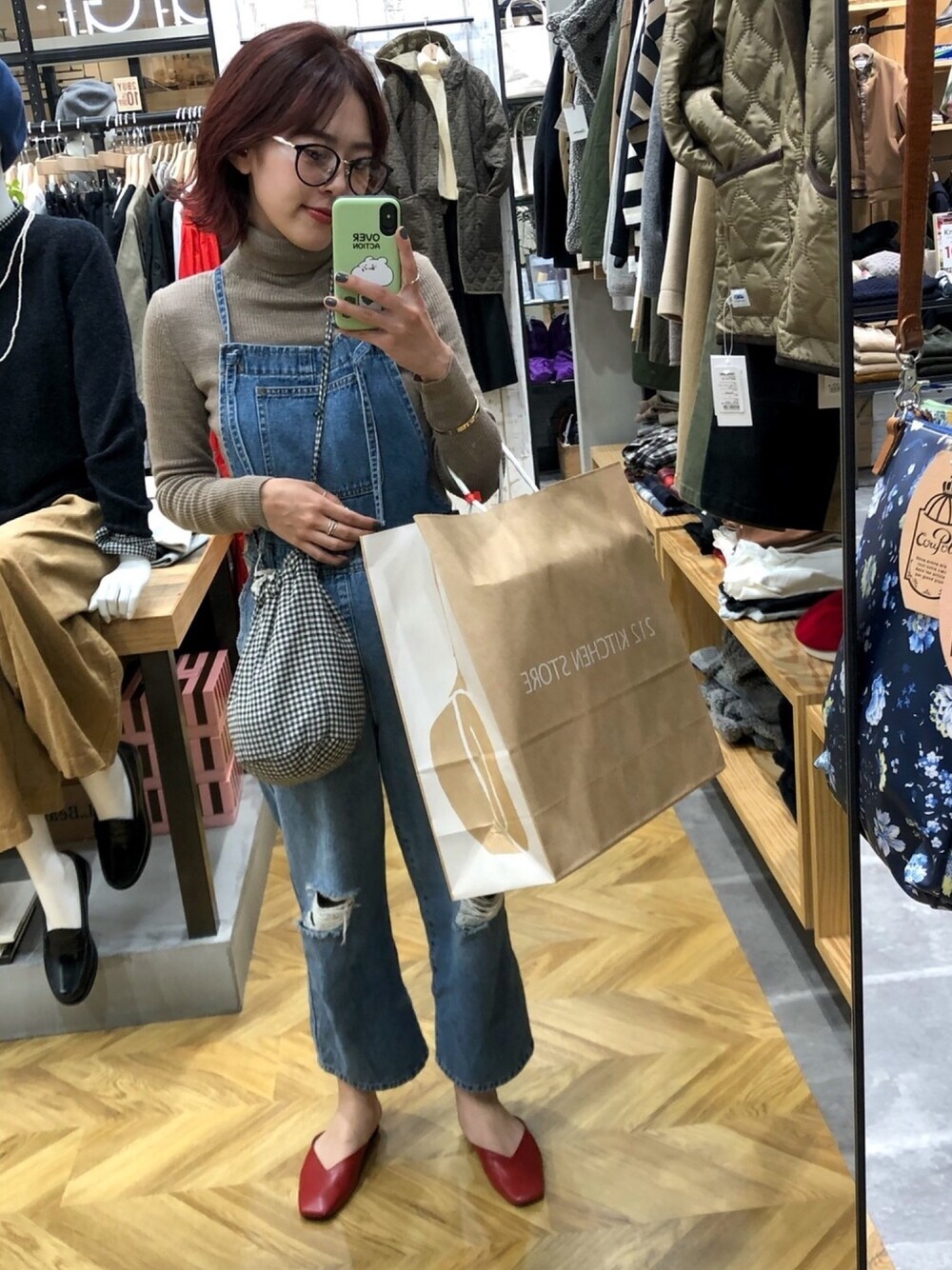 「秋コーデ、ootd、ZOZOTOWN、スリッパサンダル、タートルネック、ユニクロ、お洒落さんとつながりたい、オトナカジュアル」｜「UNIQLOのアイテム（ニット/セーター、ベージュ系）」を使った、natsumiさん（レディース・156cm）の秋コーディネートの1枚目の写真
