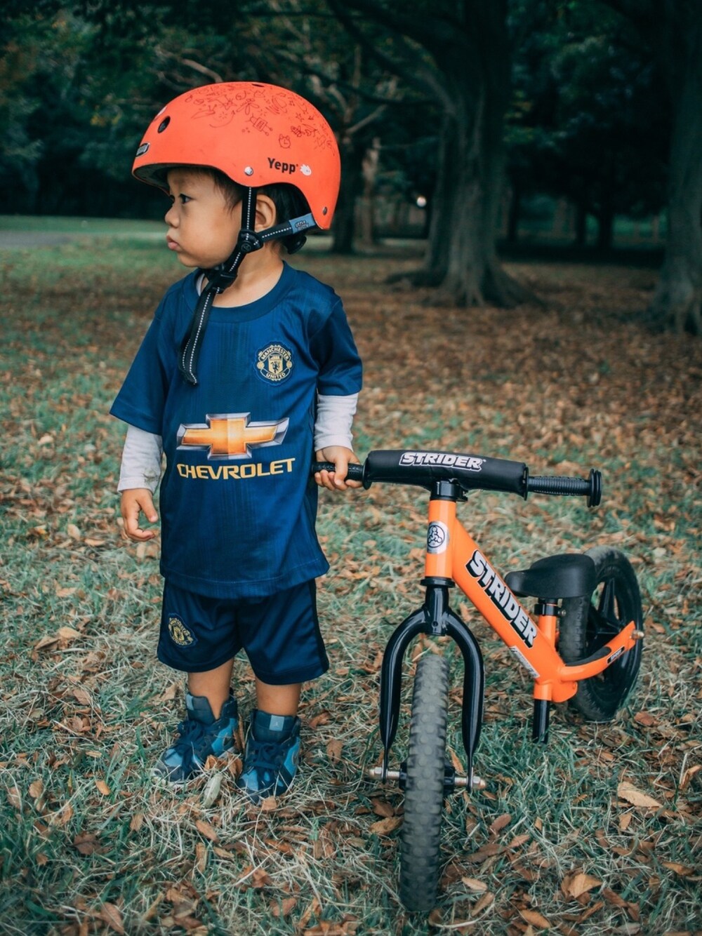 「キッズファッション、男の子コーデ、1歳10ヶ月、運動会、ストライダー、秋コーデ」｜「NIKEのアイテム（スニーカー、グリーン系）」を使った、megminさん（キッズ・100cm）の秋コーディネートの1枚目の写真