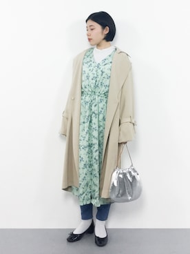 「シルバー」｜「アイテム（トレンチコート）」を使った、 おかきさん（レディース・155cm）の冬コーディネート