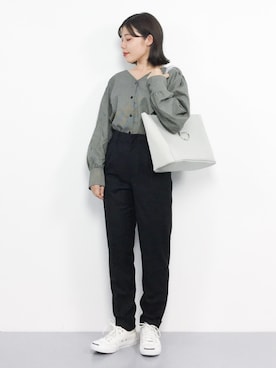 「黒パンツ」｜ おかきさん（レディース・155cm）の秋コーディネート