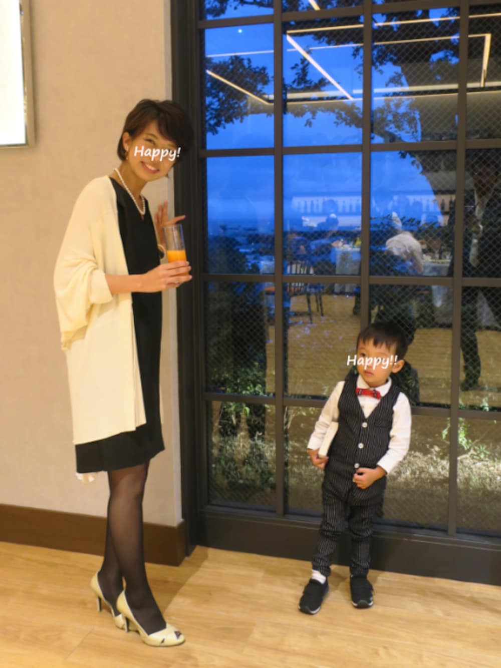 「親子コーデ、結婚式、パーティースタイル、フォーマル、ワンピース、ガウン、カーディガン、ブラック、パールネックレス、wearhalloween2019」｜「INEDのアイテム（カーディガン/ボレロ、ホワイト系）」を使った、sasumiさん（レディース・161cm）の秋コーディネートの1枚目の写真