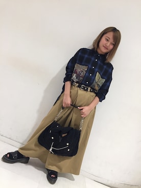「スタッズベルト」｜「アイテム（サンダル）」を使った、まこまこさん（レディース・147cm）の秋コーディネート